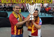 &nbsp; &nbsp; Sarı Kırmızı bayrakların sallandığı Esenler’de kupa sevincini yeniden