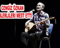 Cengiz Özkan Esenlerlileri mest etti