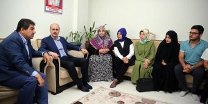 NUMAN KURTULMUŞ’TAN ESENLER’DEKİ ŞEHİT AİLELERİNE ZİYARET