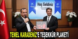 Temel Karadeniz’e teşekkür plaketi