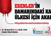 Türk Kızılay’ı tarafından Esenler Dörtyol Meydanı’nda kurulan çadırlarda Esenlerliler kan