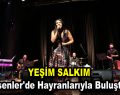 Yeşim Salkım Esenler’de hayranlarıyla buluştu