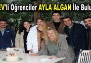 Usta oyuncu Ayla Algan, Esenler Belediyesi Sanat Evi (ESEV) tiyatro öğrencileri
