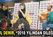 Betül Demir, yeni yıldan ”AŞK” diledi Sevilen sanatçı Betül Demir, yeni