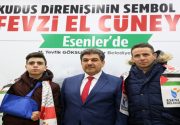 CÜNEYDİ, DİRENİŞ FOTOĞRAFINI ANLATTI İsrail askerleri tarafından gözleri bağlı şekilde