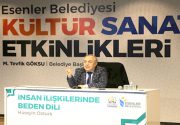 ALIŞVERİŞTE GÖZ TEMASINA DİKKAT! “İnsan İlişkilerinde Beden Dili” seminerinde konuşan