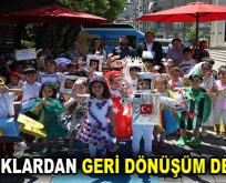 ÇOCUKLARDAN GERİ DÖNÜŞÜM DEFİLESİ