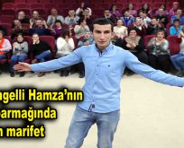 Görme engelli Hamza’nın on parmağında on marifet