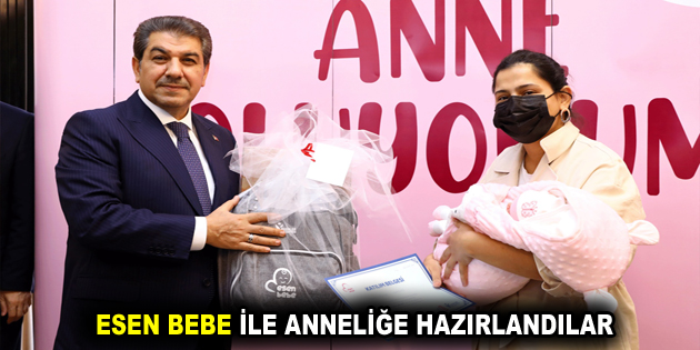 ESEN BEBE İLE ANNELİĞE HAZIRLANDILAR