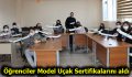 Öğrenciler Model Uçak Sertifikalarını aldı