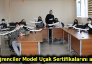 MODEL UÇAK ÖĞRENCİLERİ ‘SERTİFİKA’LANDI ESGEV öğrencileri model uçak sertifikalarına kavuştu. Esenler