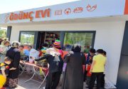 ÖDÜNÇ EVİ’NDE KEYİFLER YERİNDE! Esenlerli minikler hafta sonu tatilinin tadını