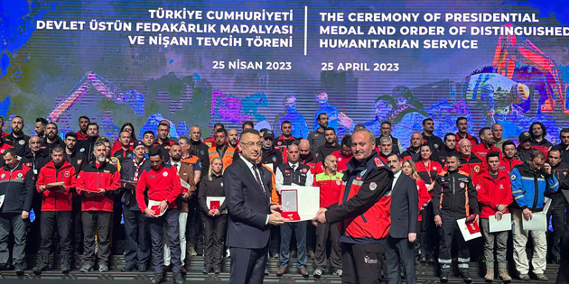 ESKAT’A DEVLET ÜSTÜN FEDAKARLIK MADALYASI ve NİŞANI VERİLDİ