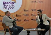 ESENLERLİ GENÇLER BÜLENT USLU İLE BULUŞTU Esenler Belediyesi tarafından düzenlenen