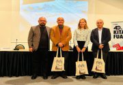 “MÜZİK İSTANBUL” KİTABI TÜYAP’TA KONUŞULDU Esenler Belediyesi tarafından yayın hayatına