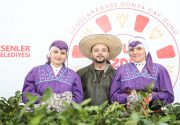 ESENLER’DE ”DÜNYA ÇAY GÜNÜ’NE” ÖZEL 40 ÇEŞİT ÇAY İKRAMI YAPILDI