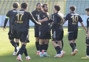 ESENLER EROKSPOR KAZANMAYA DEVAM EDİYOR Esenler Erokspor, ikinci devreye galibiyetle
