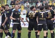 EROKSPOR’UN ZİRVE İNADI! Esenler Erokspor, kendi sahasında rakibini 2-1’lik skorla