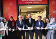 ESENLERLİ KADINLAR ‘EMEK’LERİNİ SERGİLEDİ Esenler Meslek Edindirme Kursları’nda eğitim alan