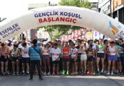 ESENLER’DE ‘GENÇLİK KOŞUSU’ DÜZENLENDİ Esenler’de 19 Mayıs Atatürk’ü Anma, Gençlik