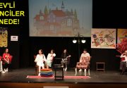 ESEV’Lİ ÖĞRENCİLER SAHNEDE! Esenler Belediyesi Sanat Evi (ESEV)’nde tiyatro eğitim