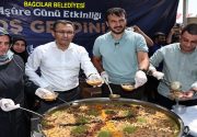 Bağcılar Belediyesi’nden aşure ikramı Aşure Günü sebebiyle Bağcılar Belediyesi tarafından