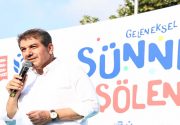 ESENLER’DE COŞKULU SÜNNET ŞÖLENİ Esenler Belediyesi’nin 2009 yılında başlayan ‘Geleneksel