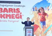 ESENLER’DE ”BARIŞ EKMEĞİ” PİŞTİ Esenler Belediyesi tarafından bu yıl 15’incisi