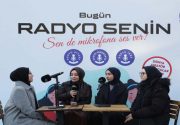 GENÇ RADYOCULAR MİKROFONLA TANIŞTI Esenler Belediyesi, Dünya Amatör Radyocular Günü’nde