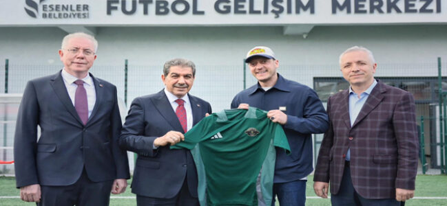 MESUT ÖZİL ESENLER FUTBOL GELİŞİM MERKEZİ’Nİ ZİYARET ETTİ