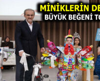 MİNİKLERİN DEFİLESİ GÖZ DOLDURDU