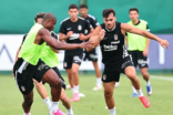 Beşiktaş’ta Midtjylland Rövanş Maçı Hazırlıkları Başladı: Kritik Virajda Yoğun Tempo!