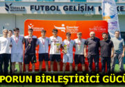 ESENLER’DE SPOR DOLU YAZ AYAK TENİSİYLE SÜRDÜ Esenler Belediyesi, yaz